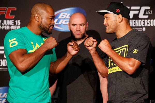 Light heavyweight Rashad Evans (left) will fight Dan Henderson in Winnipeg. (Zuffa LLC via Getty Images)